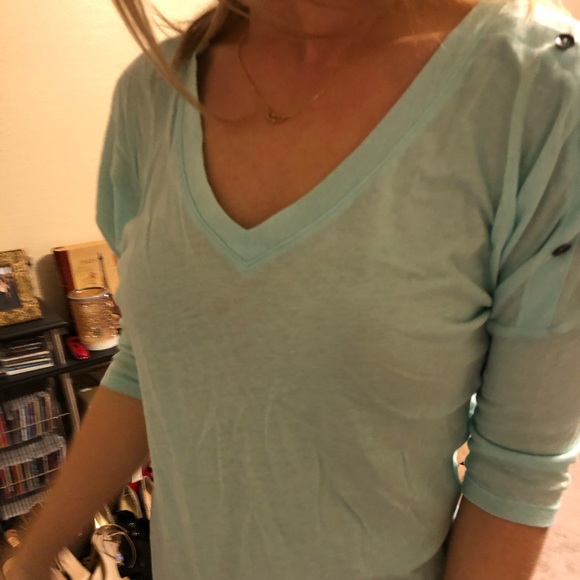 Express Tee - Picture 3 of 4